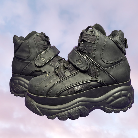 Buffalo London Shoes - Vtg 90s Buffalo London Black Leather Platform Chunky High Gothic Sneaker 38